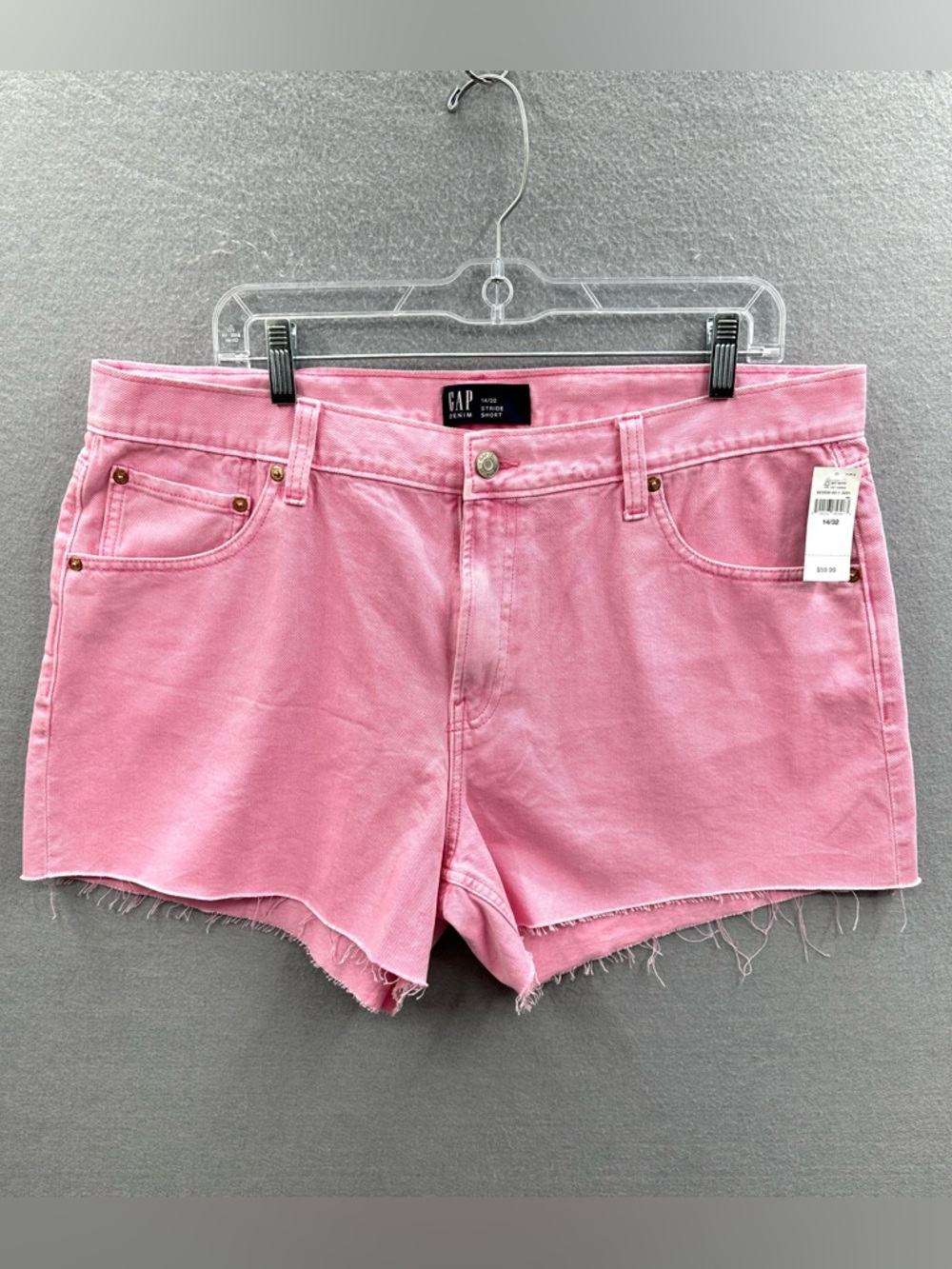NWT GAP Stride Pink Denim Raw Hem Women Shorts Size 14/32 5 Pockets